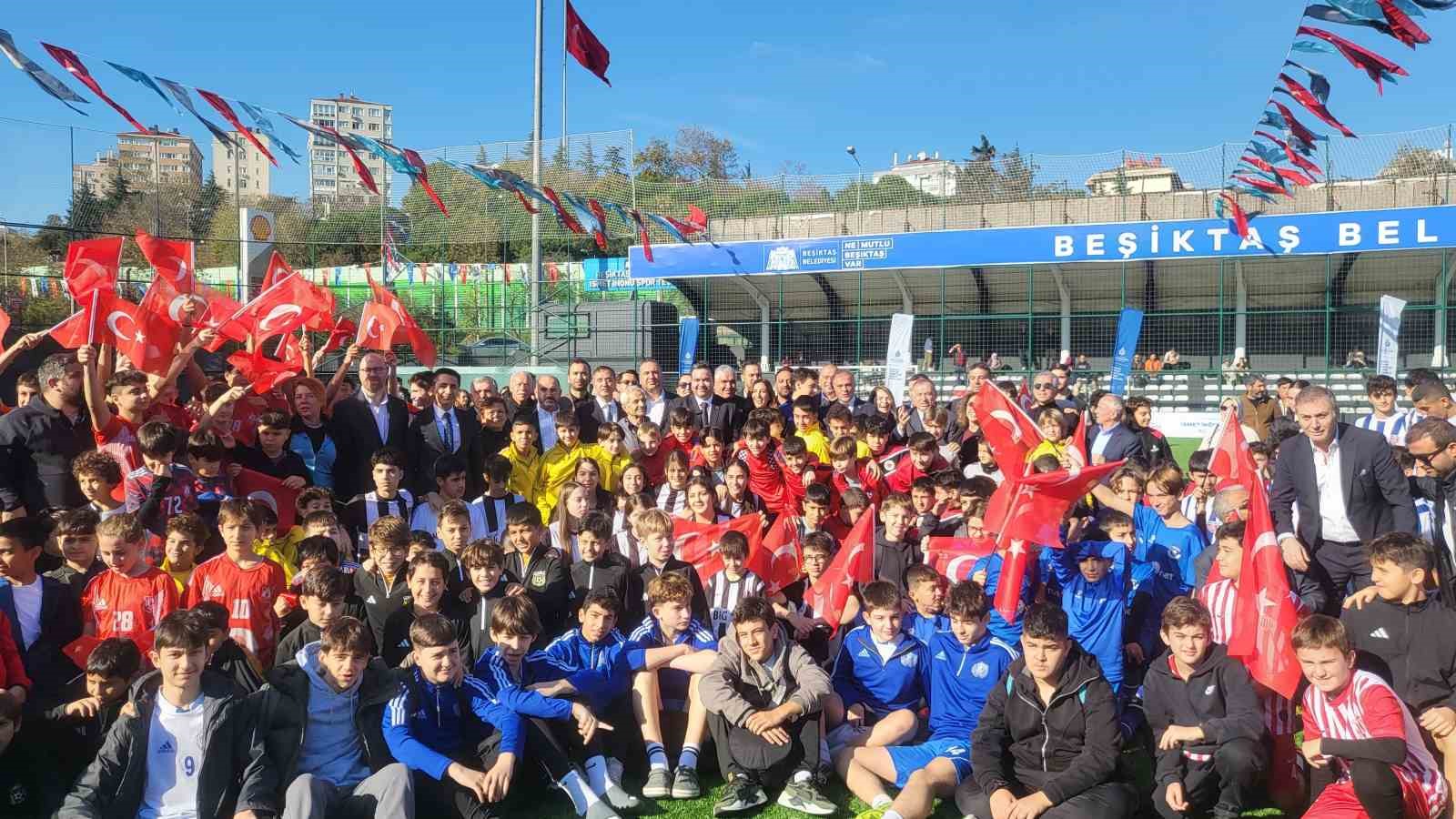 Yenilenen İsmet İn&ouml;n&uuml; Spor Tesisi hizmete a&ccedil;ıldı
