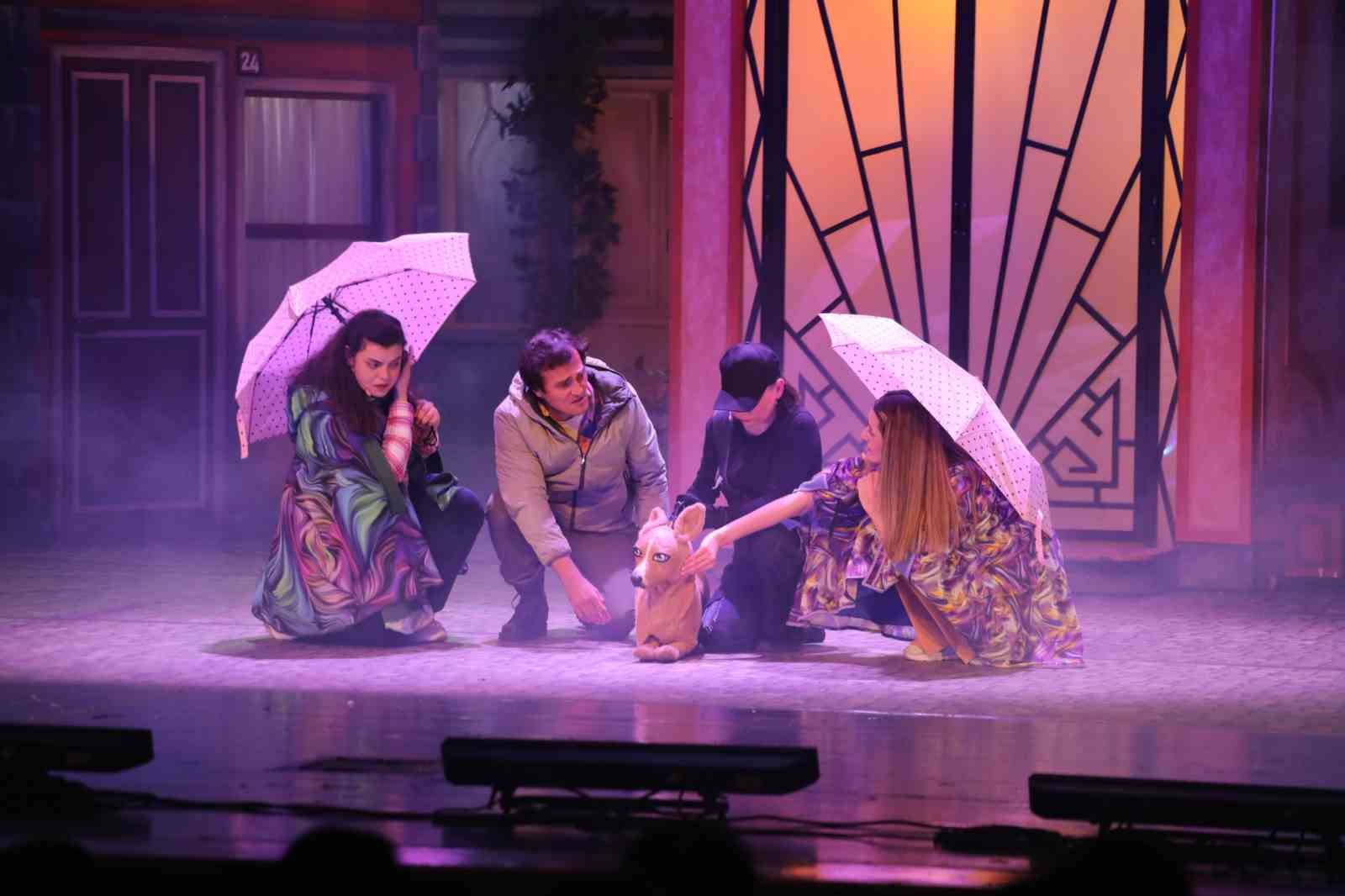 Karag&ouml;z Kukla ve G&ouml;lge Oyunları&rsquo;na renkli a&ccedil;ılış
