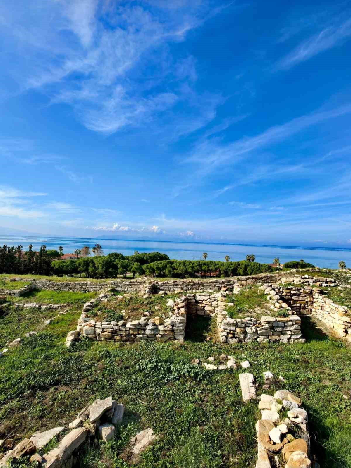 Ege&rsquo;nin tarihi hazinesi Kadıkalesi, ziyaret&ccedil;ilerini bekliyor
