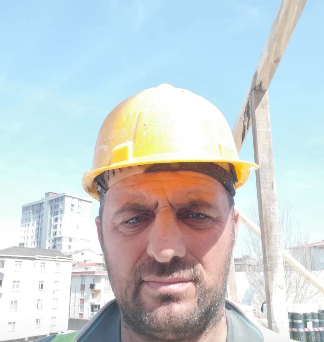 Metro &ccedil;alışması sırasında iskele &ccedil;&ouml;kt&uuml;: 1 iş&ccedil;i &ouml;ld&uuml;, 2 iş&ccedil;inin tedavisi s&uuml;r&uuml;yor
