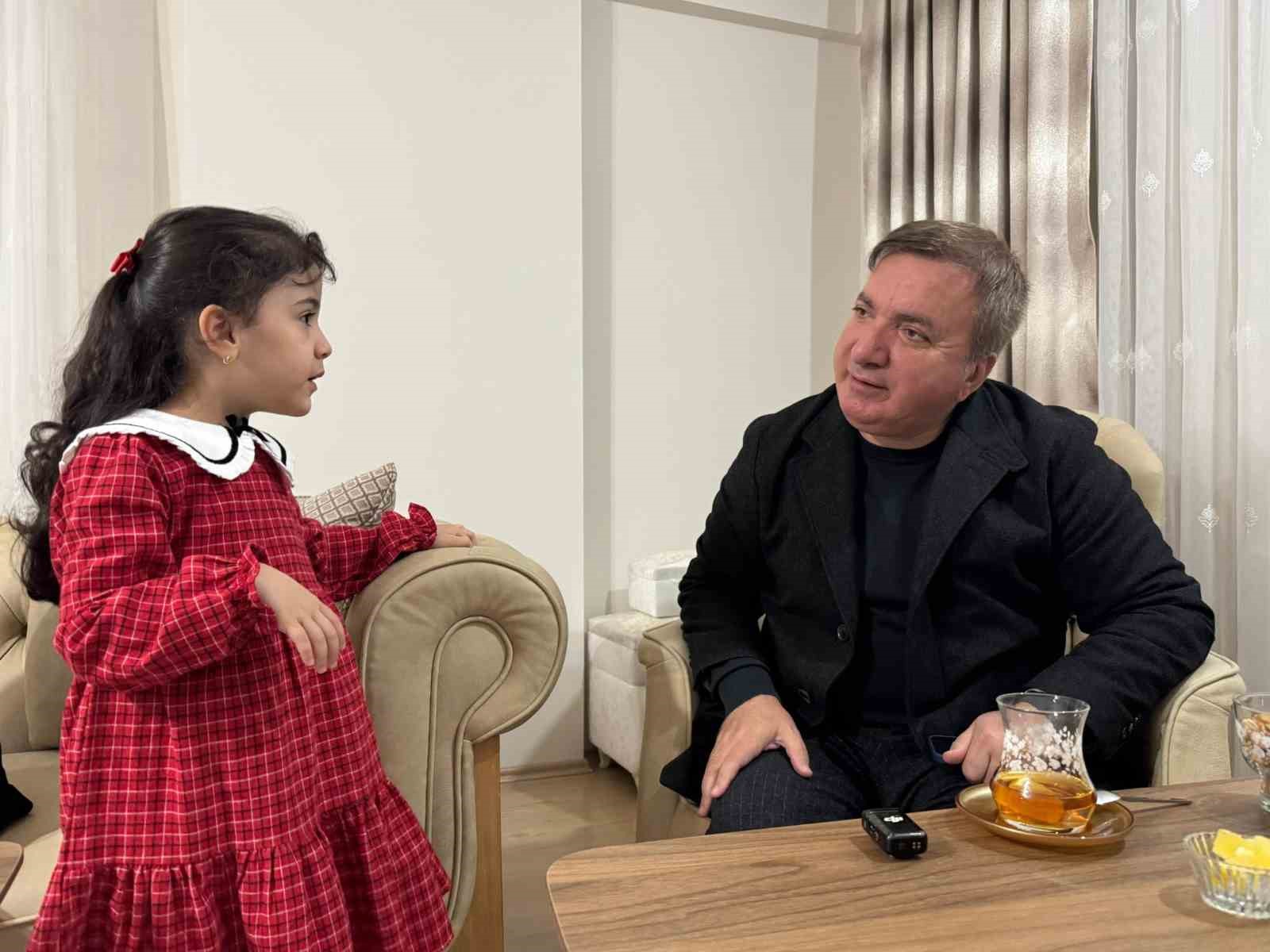 Bir çocuğun samimiyeti: Vali Aydoğdu Beyza’nın misafiri oldu