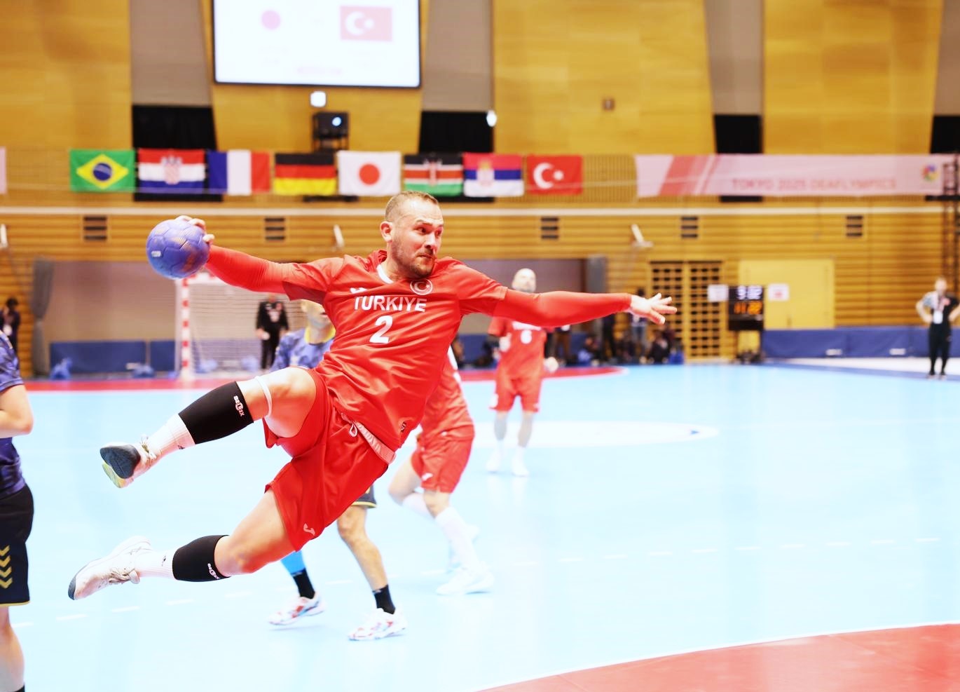 Futbol ve hentbol milli takımları, Tokyo’da yoluna kayıpsız devam ediyor
