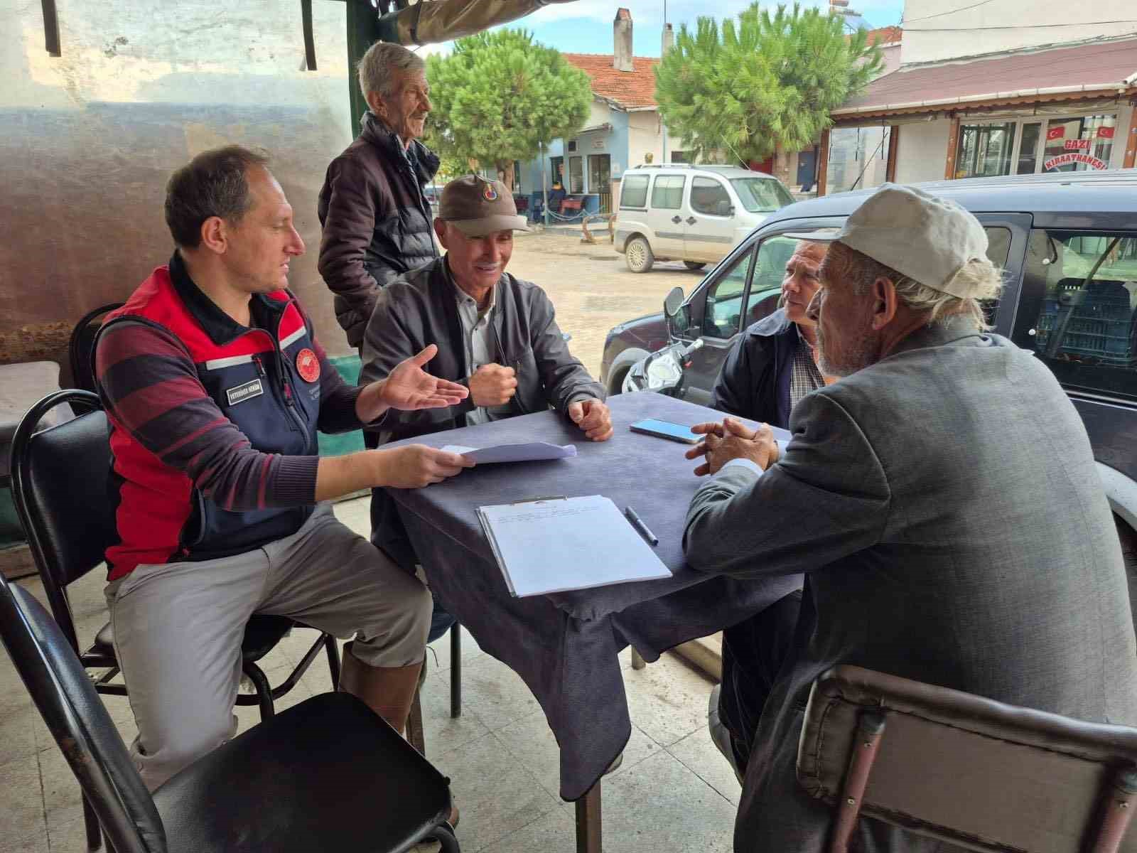 Çiftçiler hayvan hastalıkları ve salgın tedbirleri konusunda bilgilendirildi