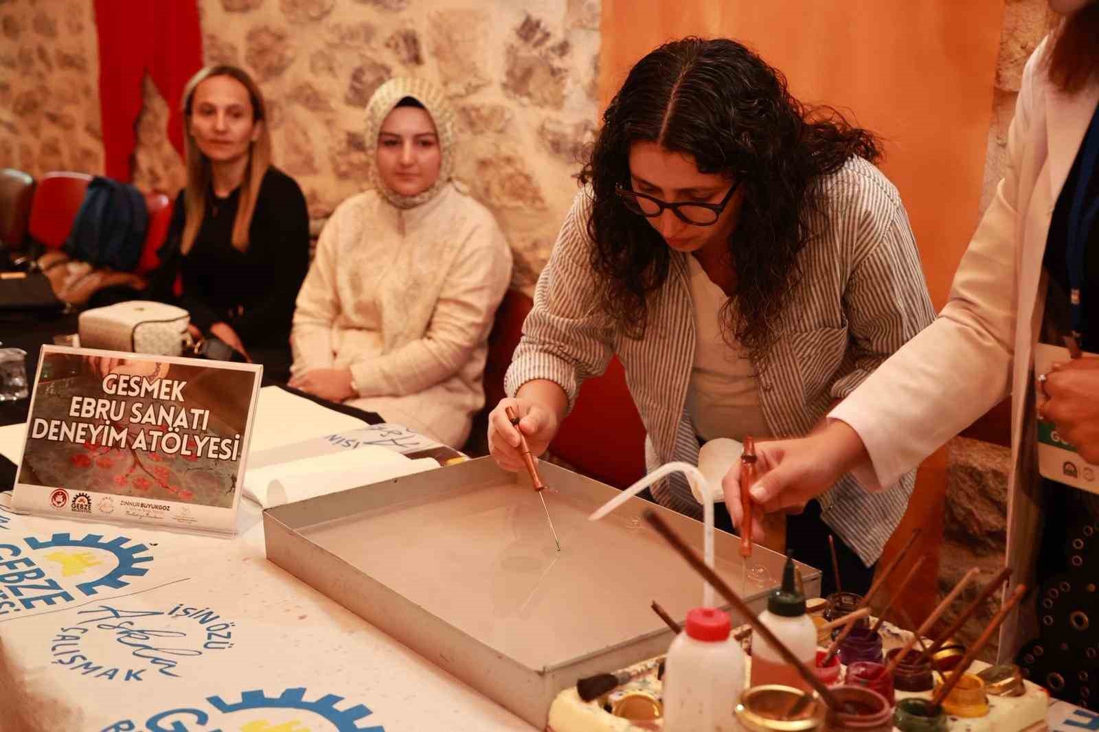 Tarihi mekanda "ebru" etkinliği