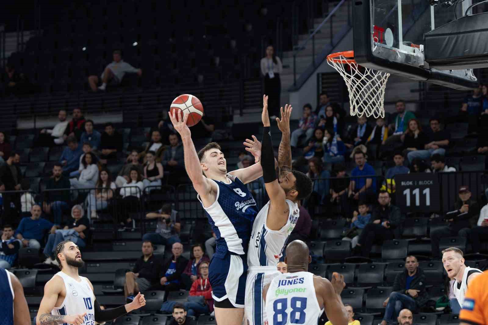 Basketbol Süper Ligi: A. Efes: 75 - Bahçeşehir Koleji: 78