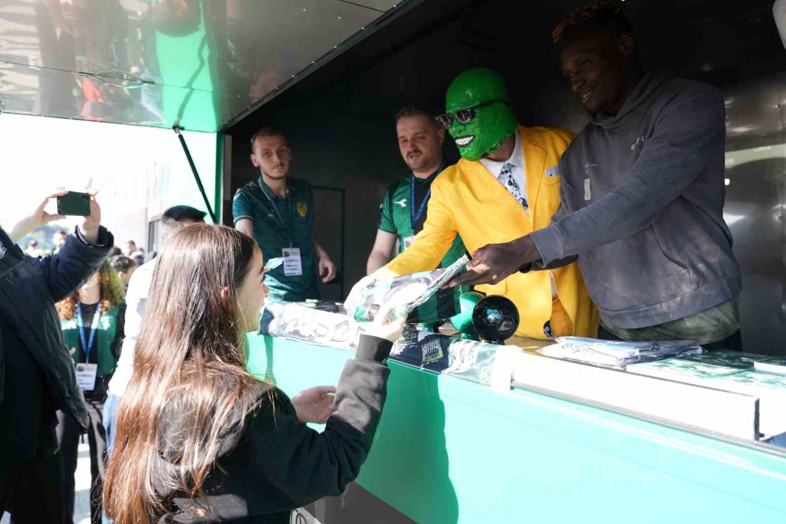 Kocaelispor’un yıldızı Dan Agyei’ye sevgi seli