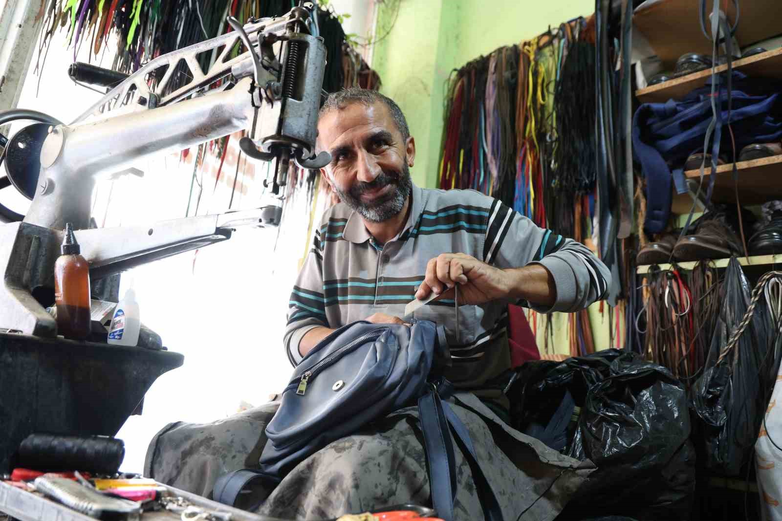 "Fakirin atlayışı da fakir" videosu viral olan ayakkabı boyacısı: "Çocuklarımı mutlu etmek için her yıl tatile giderim"