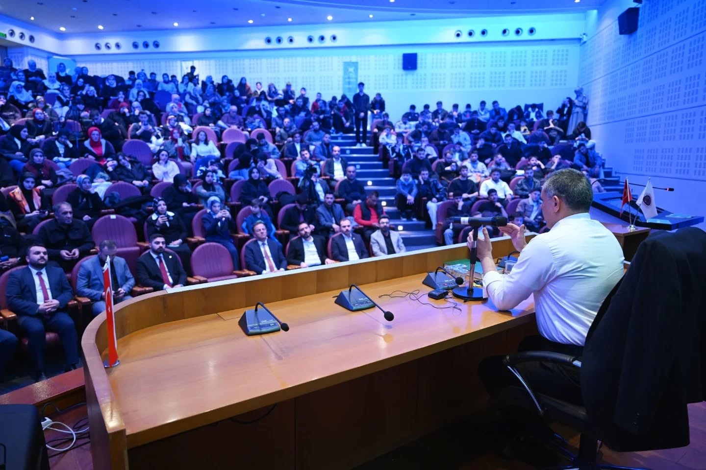 Vali &Ccedil;ift&ccedil;i, İsmail Kahraman ile ilgili hatıralarını paylaştı
