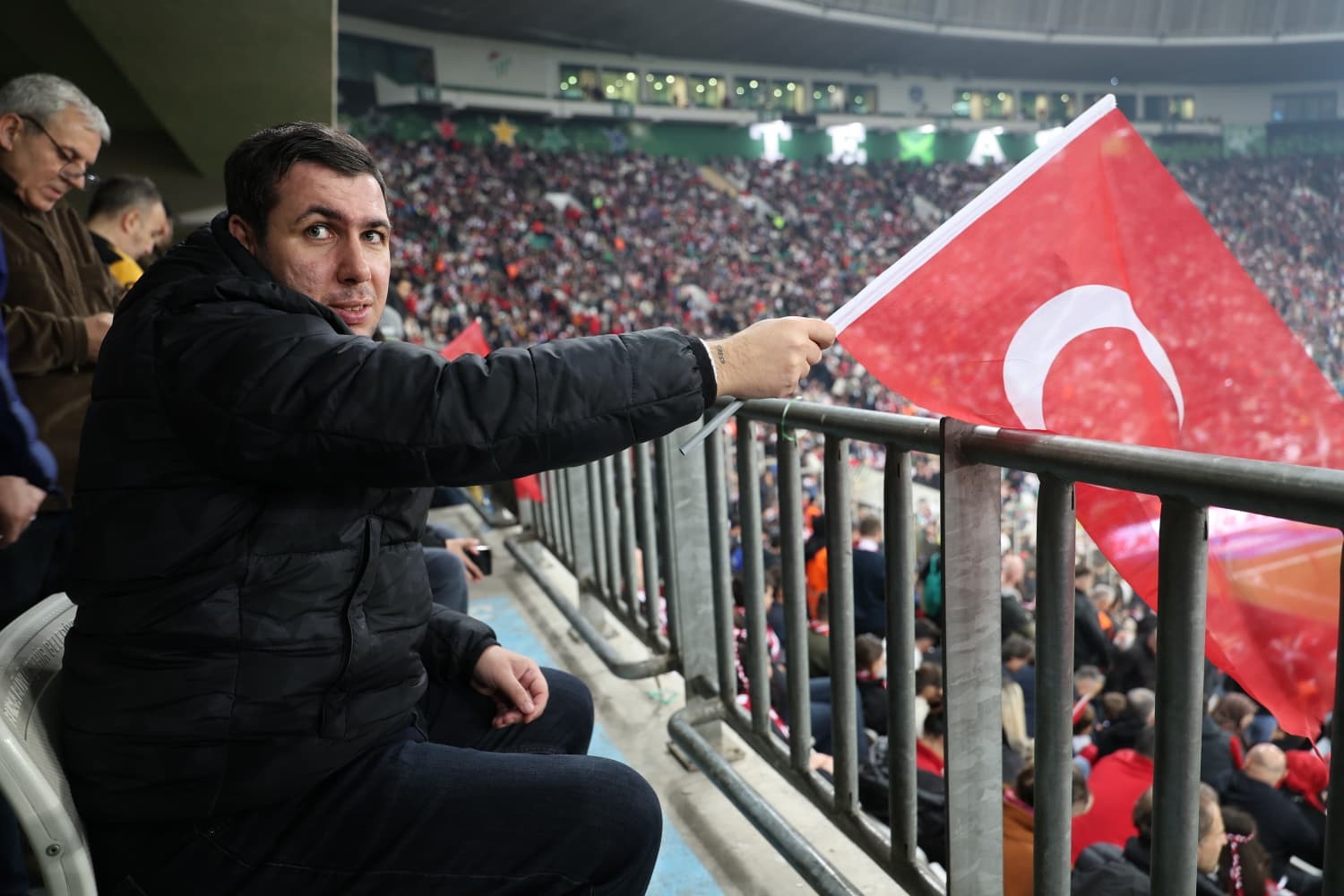 Osmangazi Belediyesi engelli bireylere milli ma&ccedil; heyecanı yaşattı
