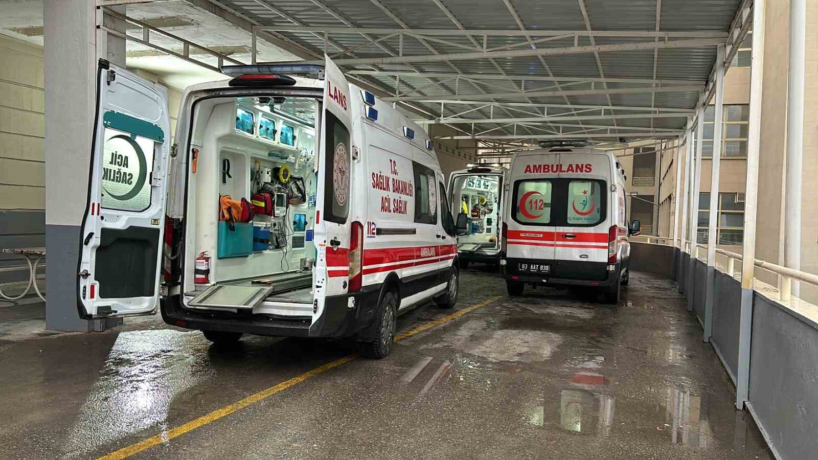 Siverek’te Otomobil ile Traktör Çarpıştı: 5 Yaralı