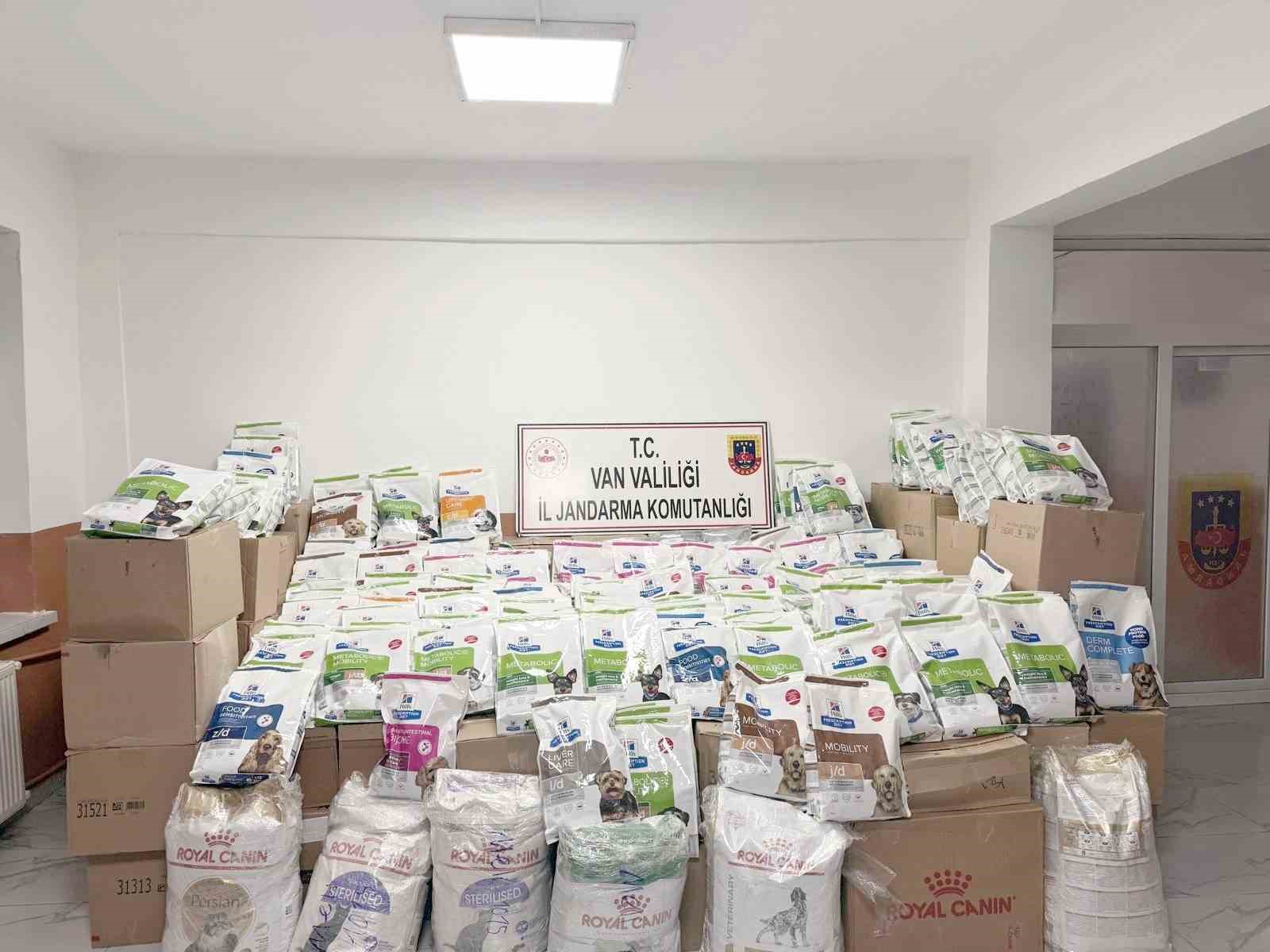 Başkale&rsquo;de 4 milyon 163 bin TL değerinde ka&ccedil;ak malzeme ele ge&ccedil;irildi
