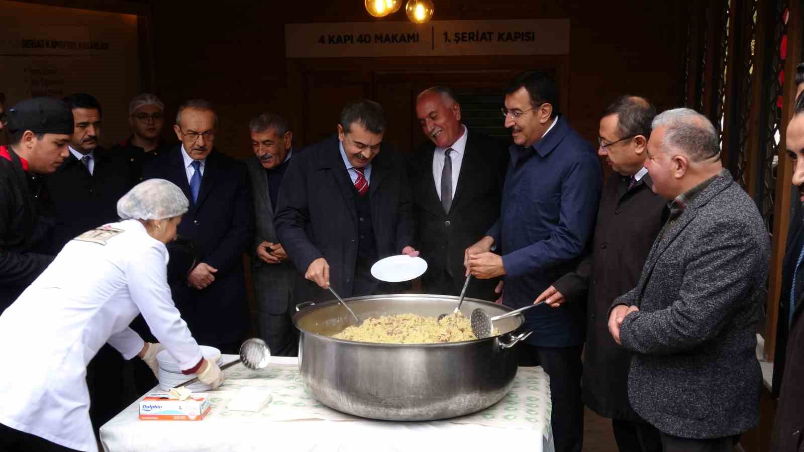 Bakan Tekin: "OHAL’in kaldırılması ve inanç özgürlüğü alanında atılan adımlar Türkiye’nin demokratikleşmesine önemli katkılar sağladı"