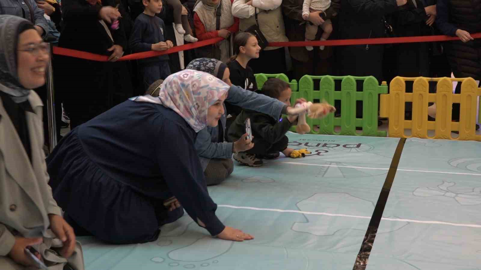 Rize’de emekleme yarışında bebeklerden çok aileler yarıştı
