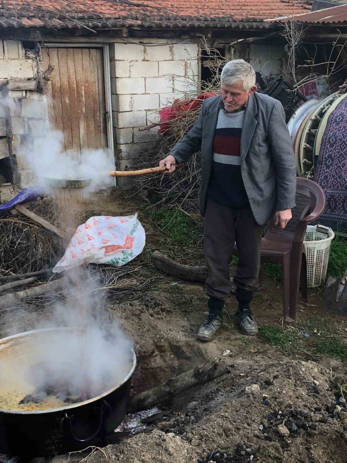 Sarıg&ouml;l&rsquo;de pekmez yapımına hız verildi
