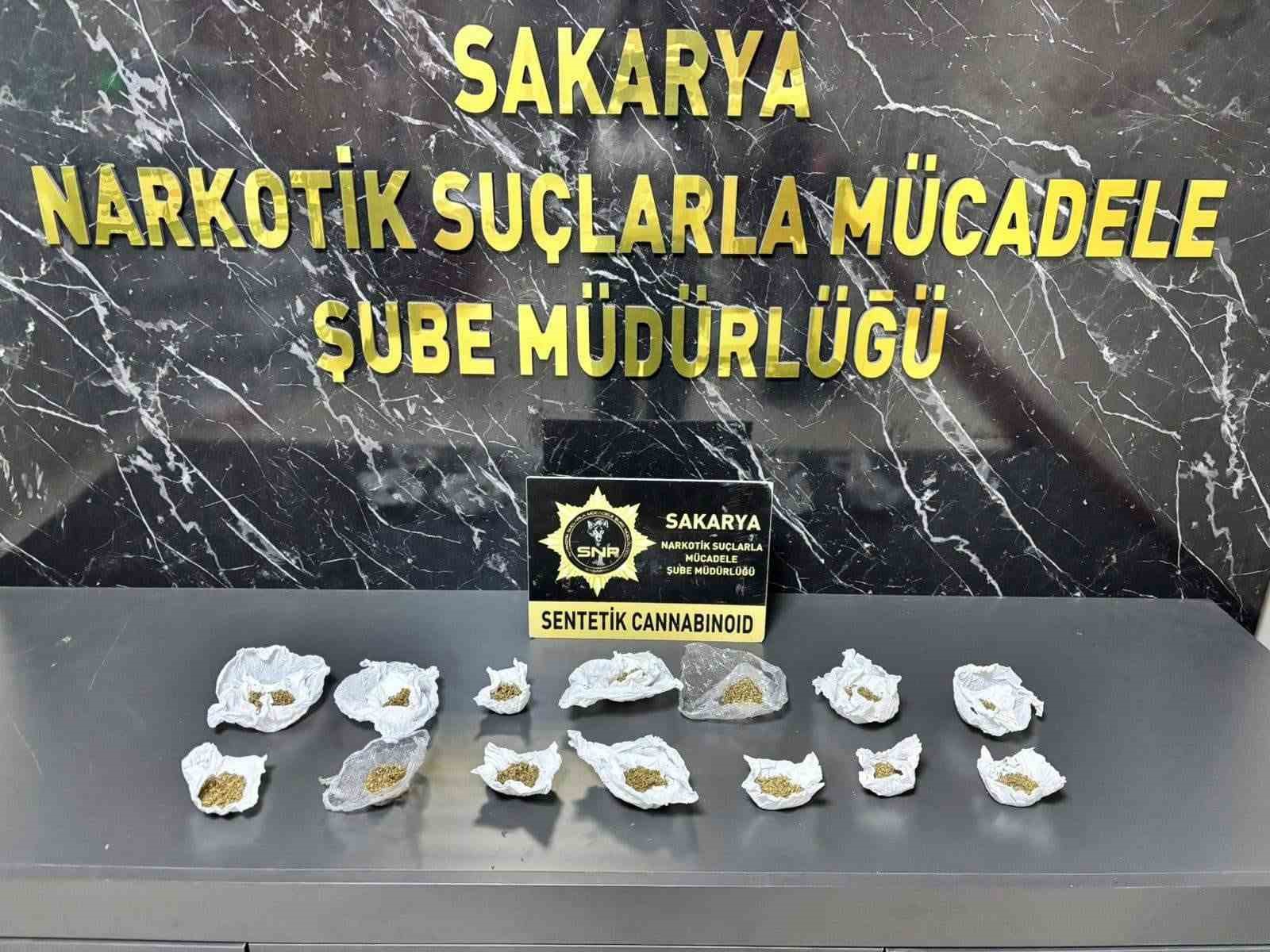 Sakarya polisinden 3 ilçede uyuşturucu operasyonu: 4 gözaltı