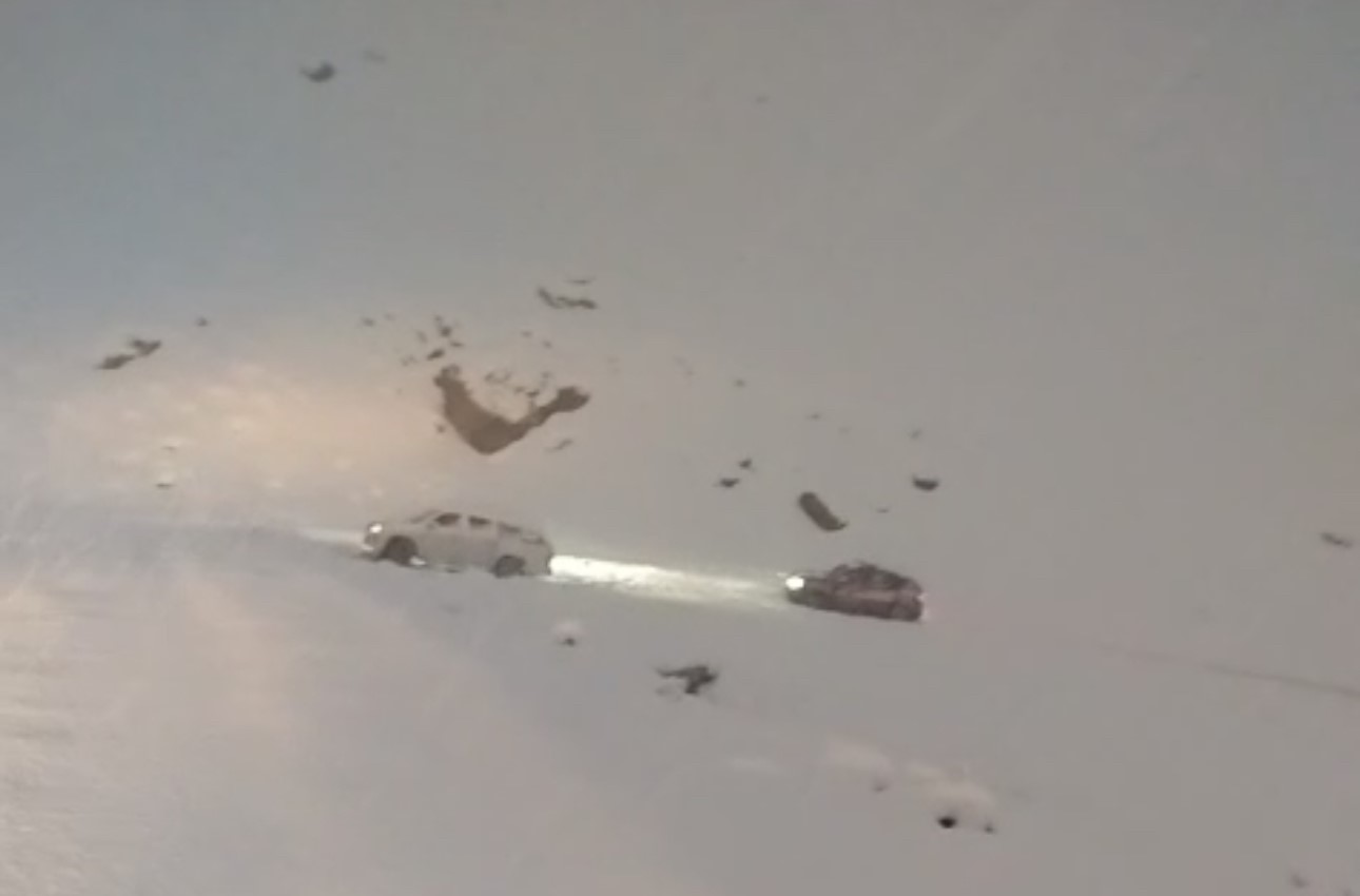 Yüksekova’da yoğun kar nedeniyle mahsur kalan vatandaşların imdadına Mehmetçik yetişti