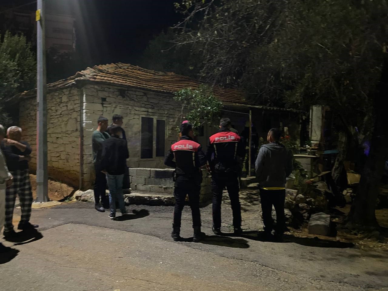 Serik’te korkutan ev yangını