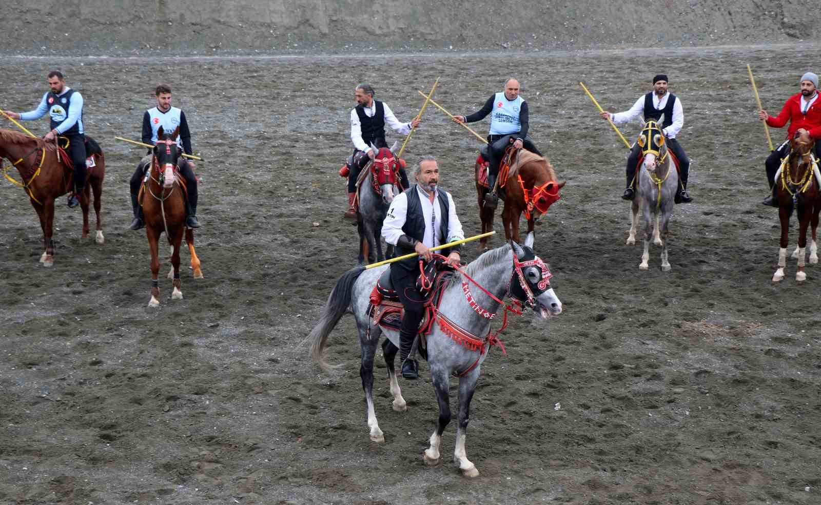 Atlı sporun asırlık geleneği Erzincan’da sürdürülüyor