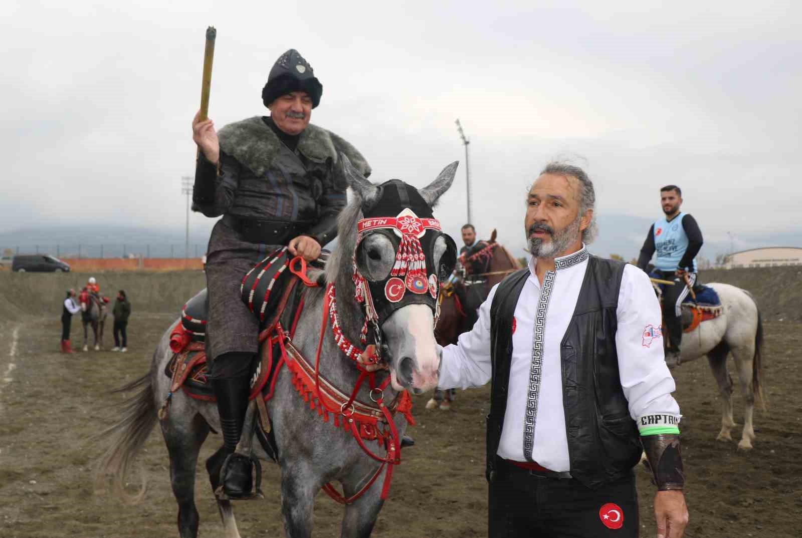 Atlı sporun asırlık geleneği Erzincan’da sürdürülüyor