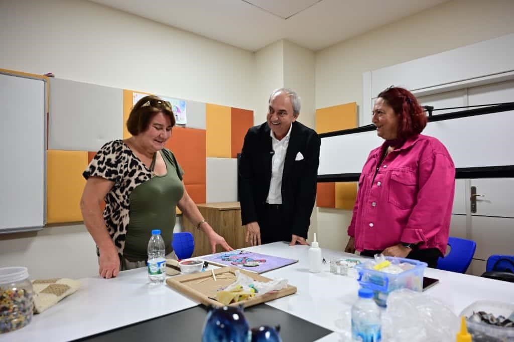 G&ouml;rsel Sanatlar ve Sanatsal Mozaik At&ouml;lyesi sanatseverleri buluşturdu
