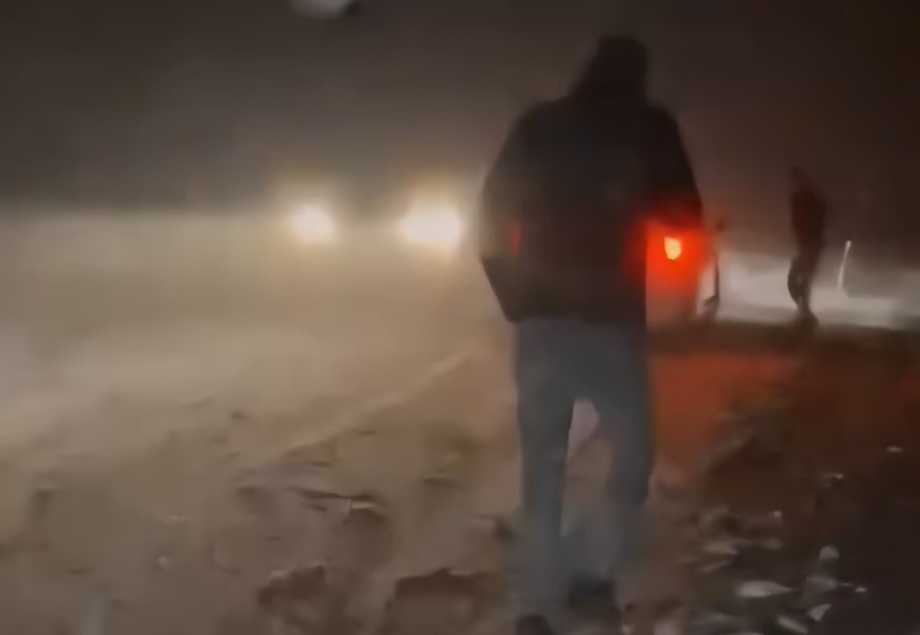 Yüksekova-Şemdinli kara yolunda tipi ve fırtınada mahsur kalanları ekipler kurtardı