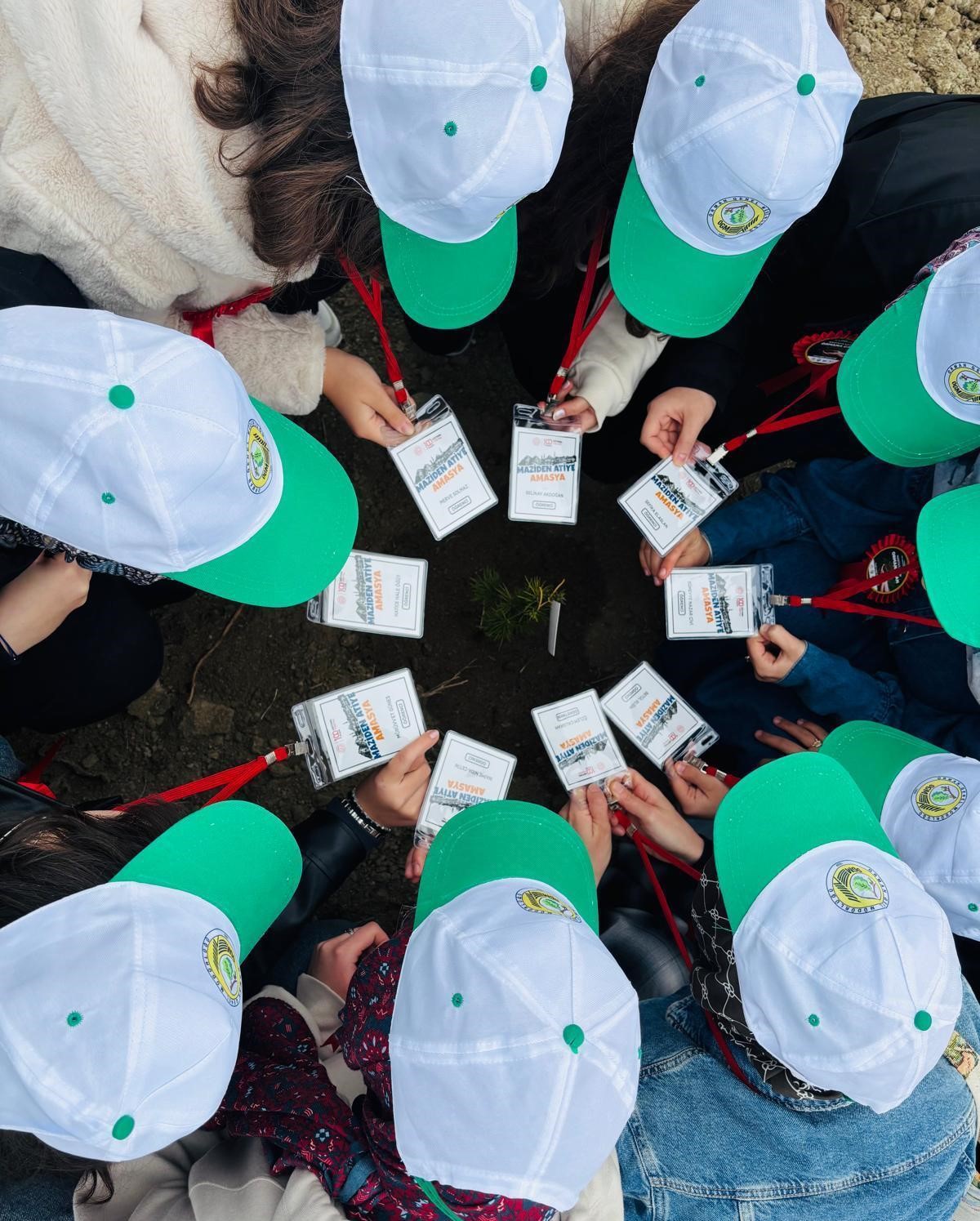 K&uuml;tahyalı &ouml;ğrenciler Amasya&rsquo;da k&uuml;lt&uuml;r ve tarih yolculuğuna katıldı
