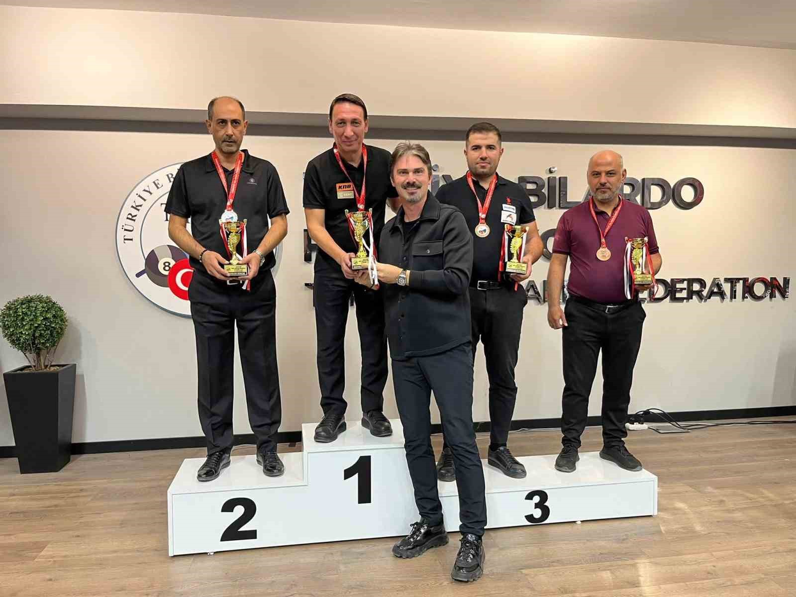 3 bant bilardo Türkiye şampiyonu Köseoğlu oldu