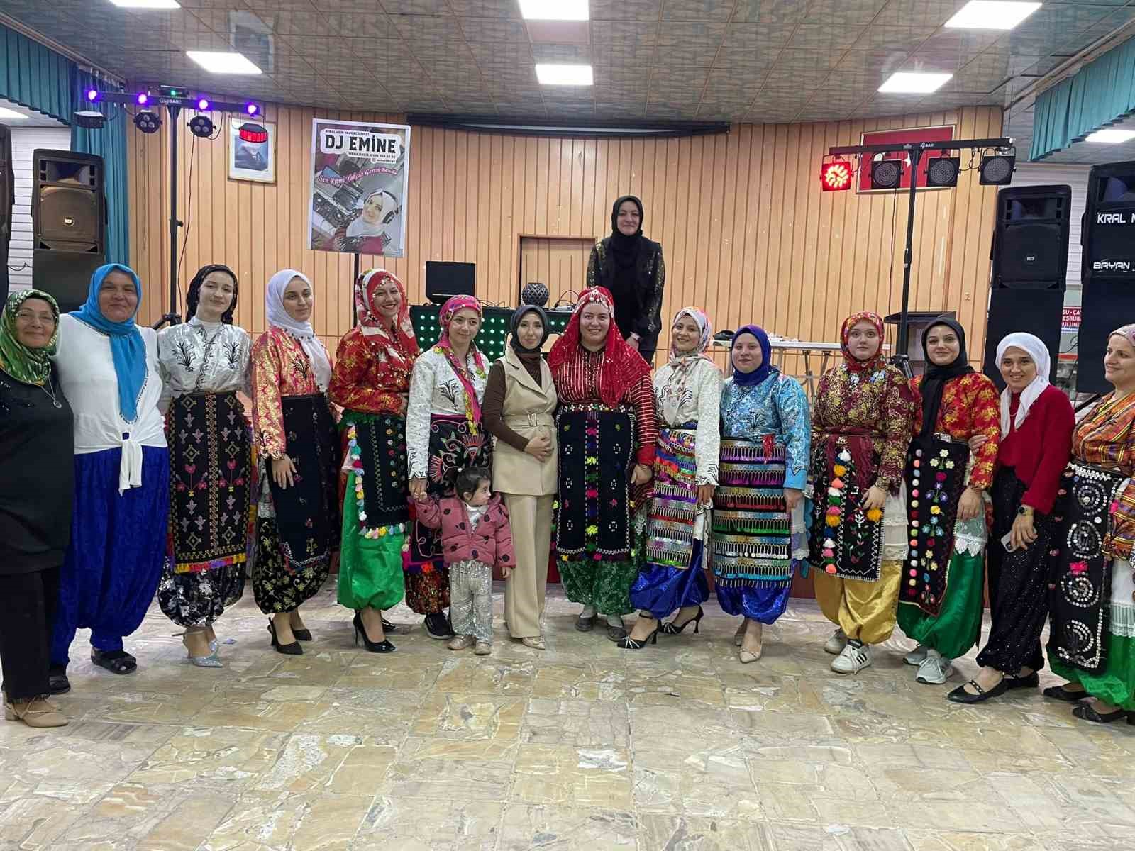 Simavlı kadınların "Üç Etek Gecesi" ilgi gördü