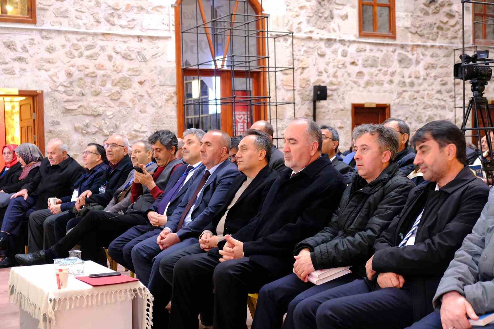 TOGÜ’de İslam hukukunun güncel meseleleri ele alındı
