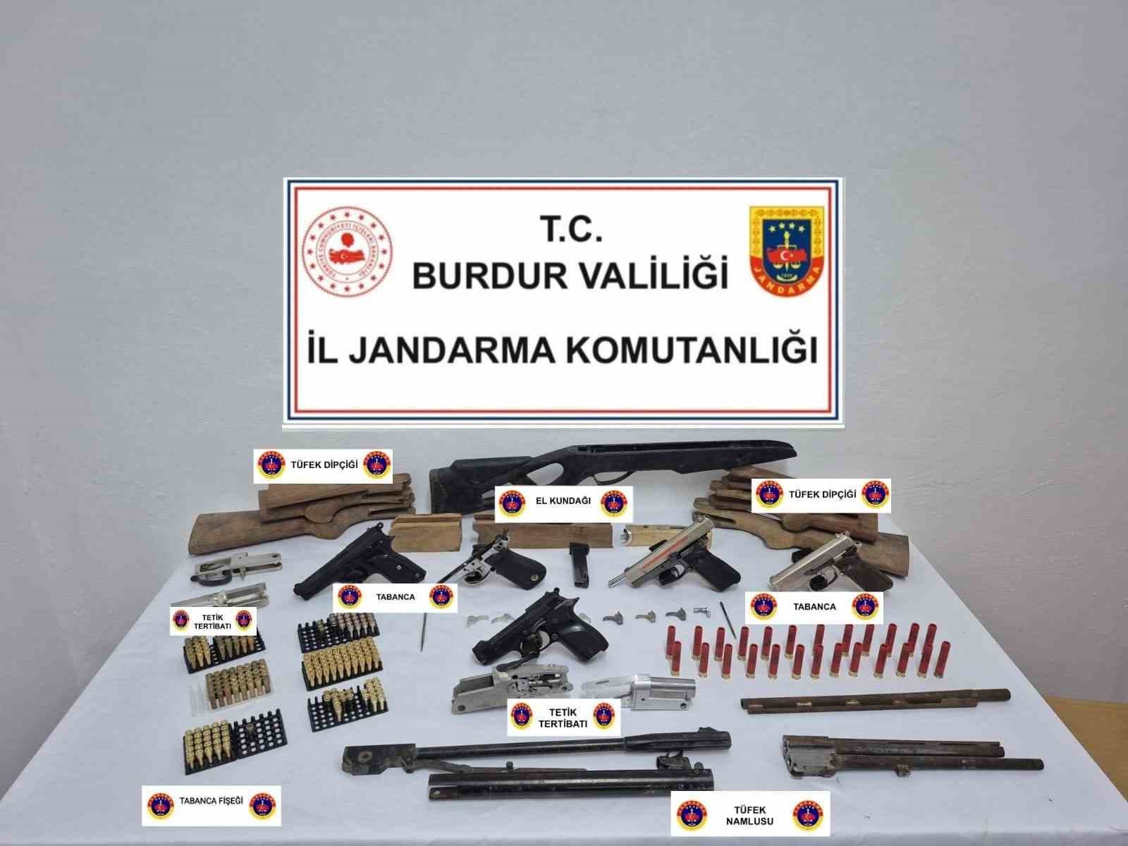 Burdur’da silah ve tarihi eser kaçakçılığı operasyonu