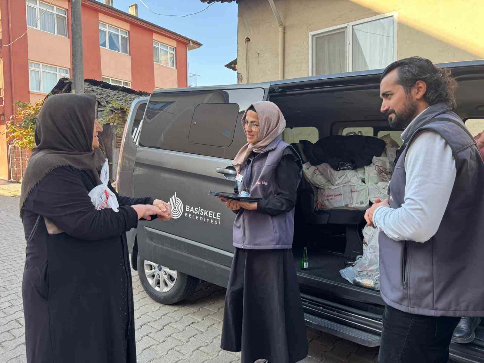 Başiskele&rsquo;de "G&ouml;n&uuml;l Bağı" ekipleri hane ziyaretlerini s&uuml;rd&uuml;r&uuml;yor
