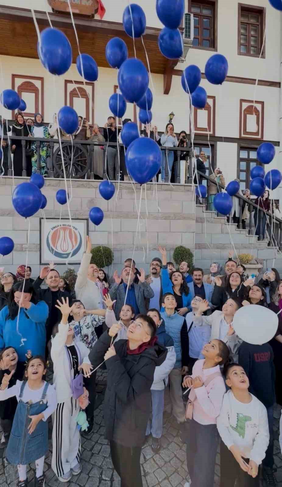 Sincan’da mavi balonlar "Diyabet İçin" gökyüzündeydi
