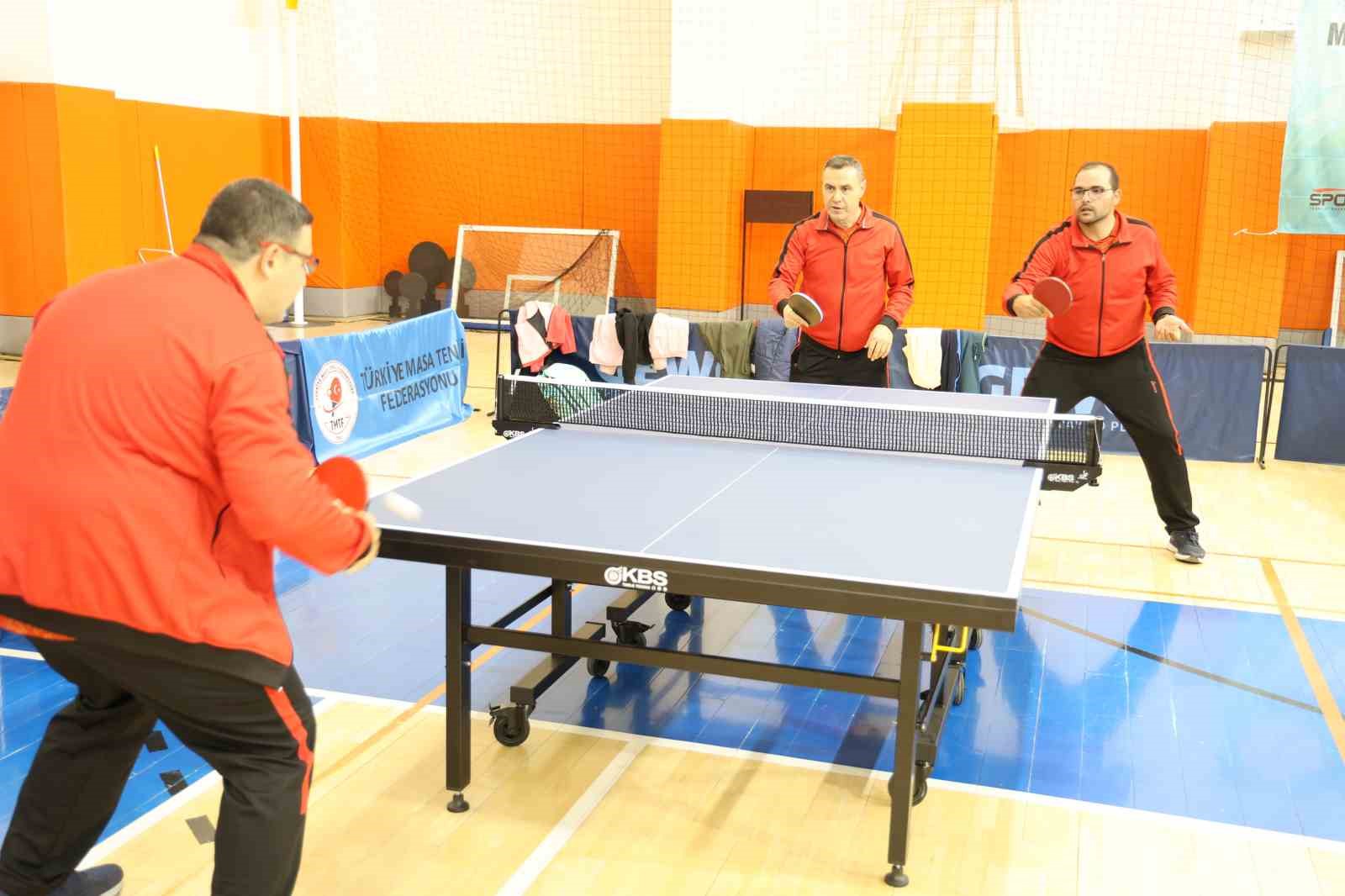 Masa tenisi bölge şampiyonu Aksaray ekibi, Türkiye finallerine hazırlanıyor