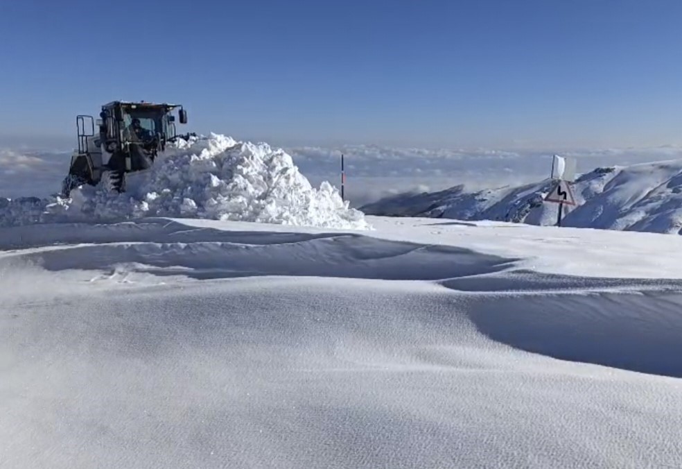 Muş’ta kapanan 31 yerleşim yerinin yolu yeniden ulaşıma açıldı