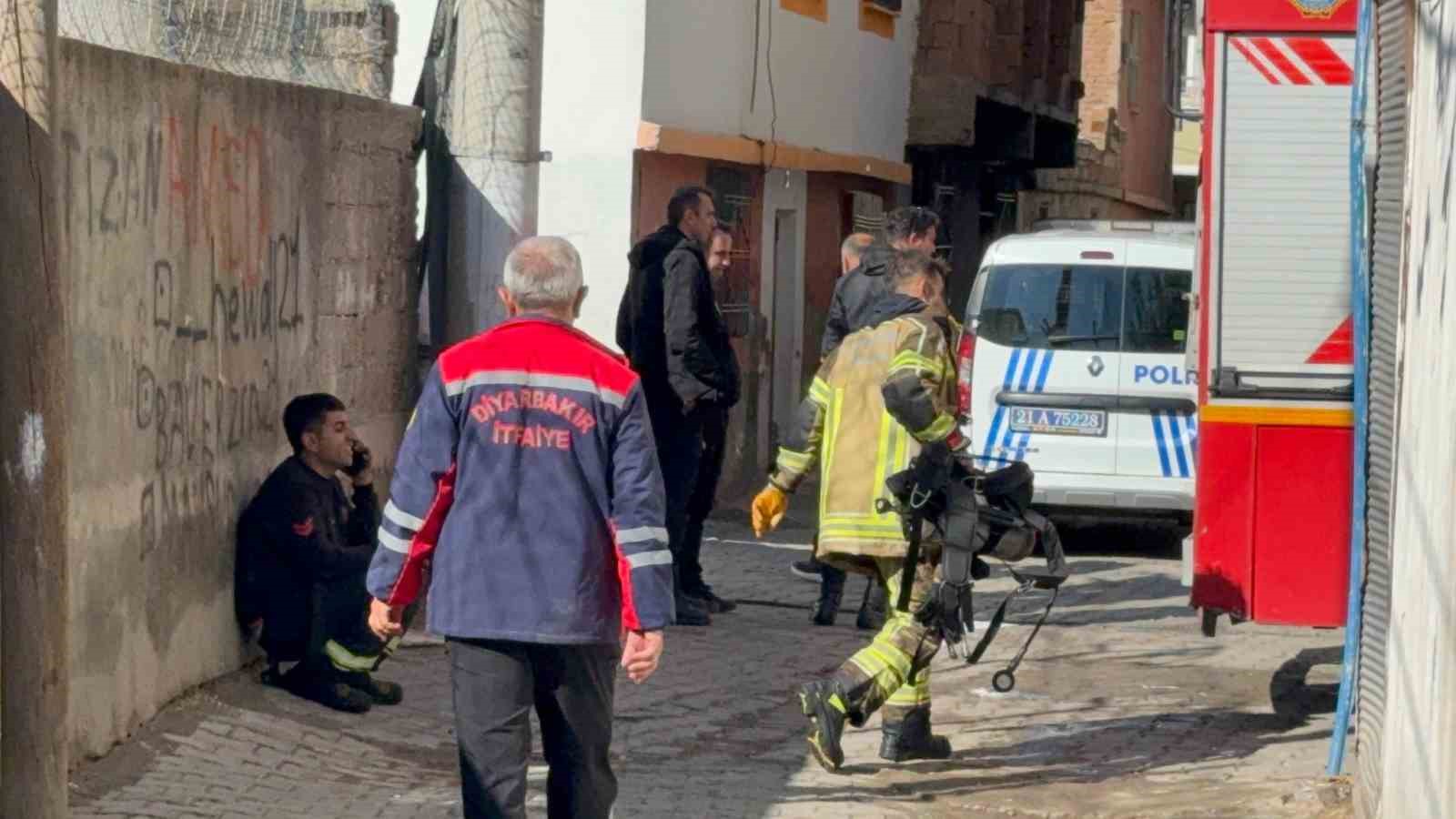 Çocuklar sobayı devirdi, facianın eşiğinden dönüldü