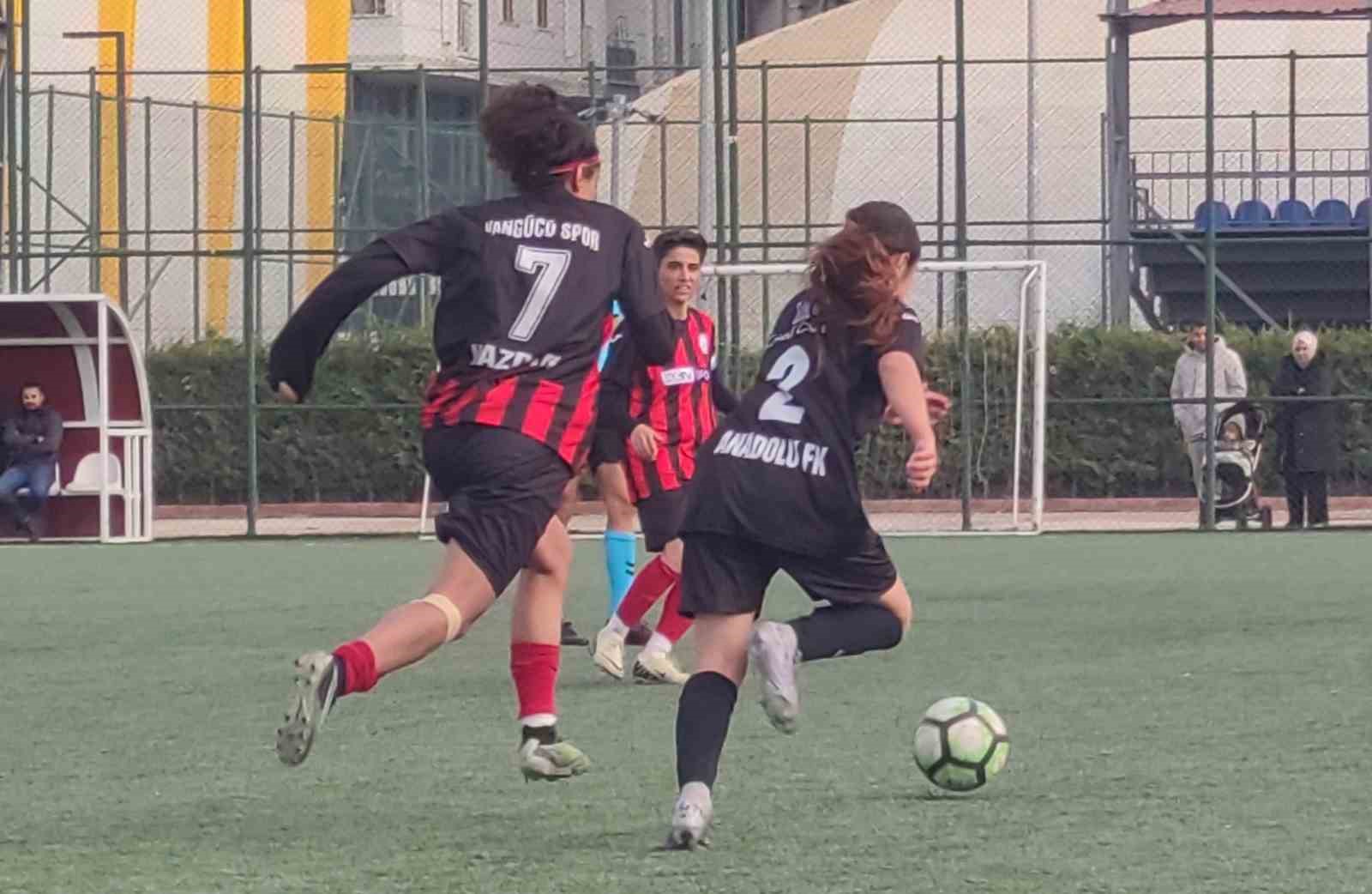 TFF Kadınlar 2. Lig: Vangücü SK: 4 - Kahramanmaraş Anadolu SK: 2