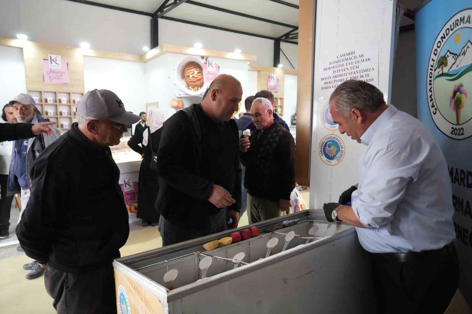 Çamardı’da geleneksel dondurma kültürü festivale taşındı