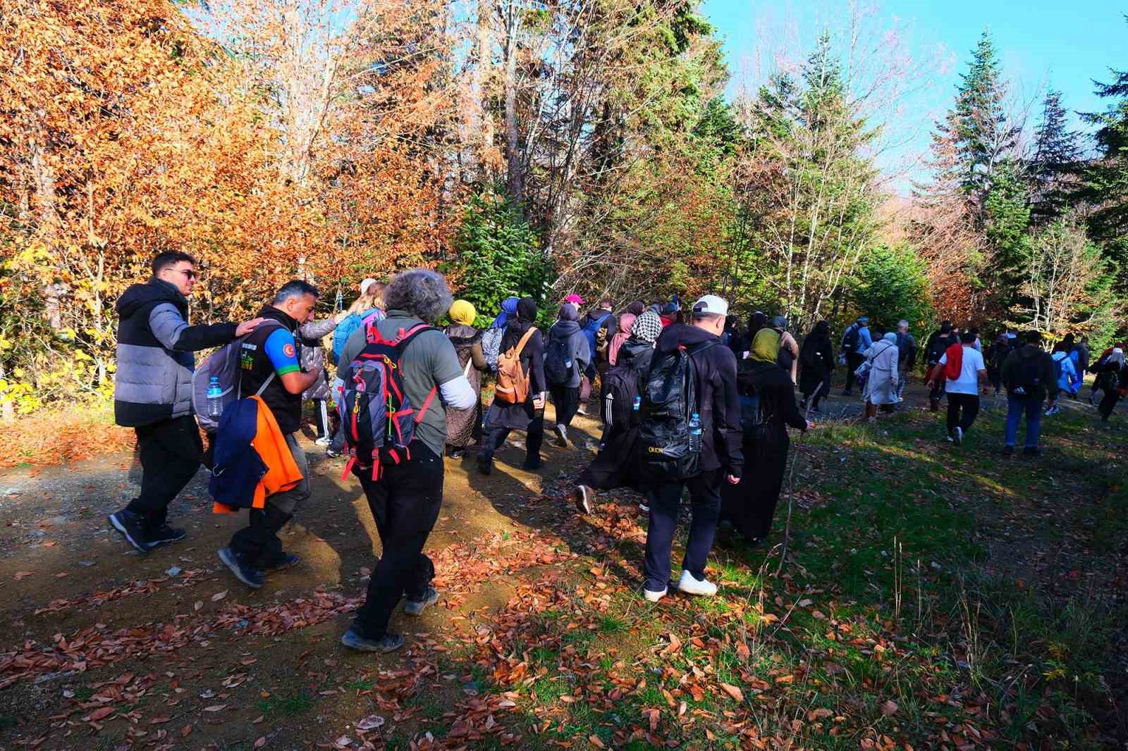 Pamukova’da sonbaharın renkleriyle 14 kilometrelik yürüyüş