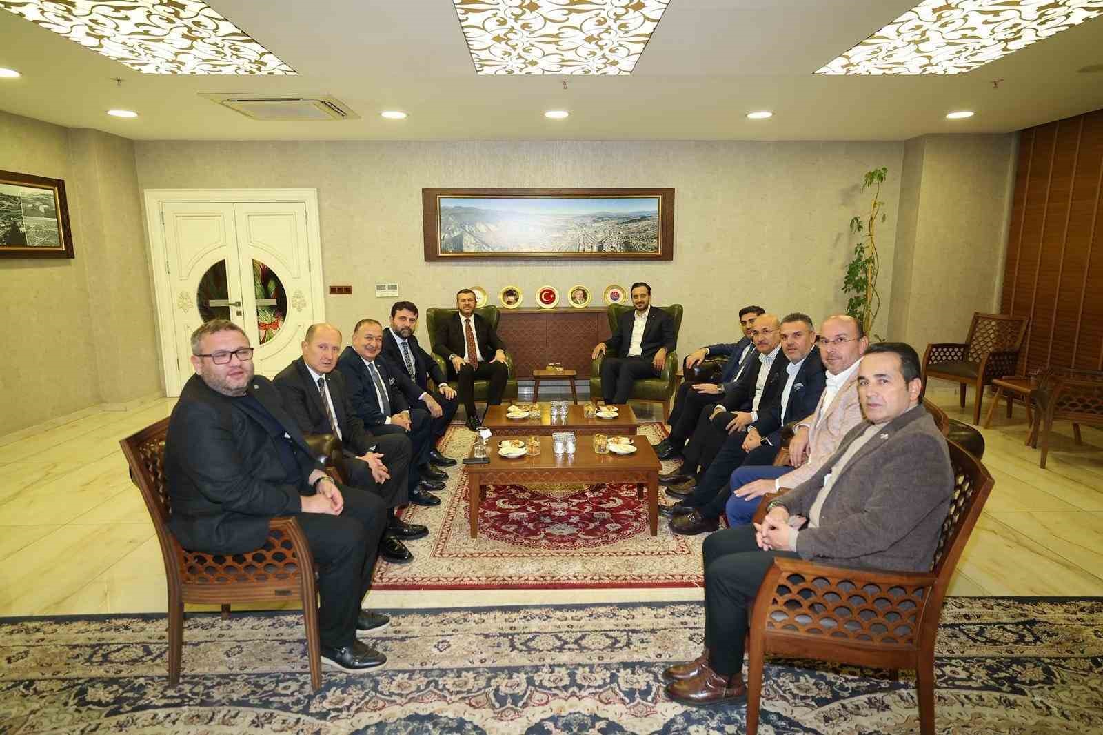 Özdemir’den Çetinkaya’ya belediyecilik odaklı ziyaret
