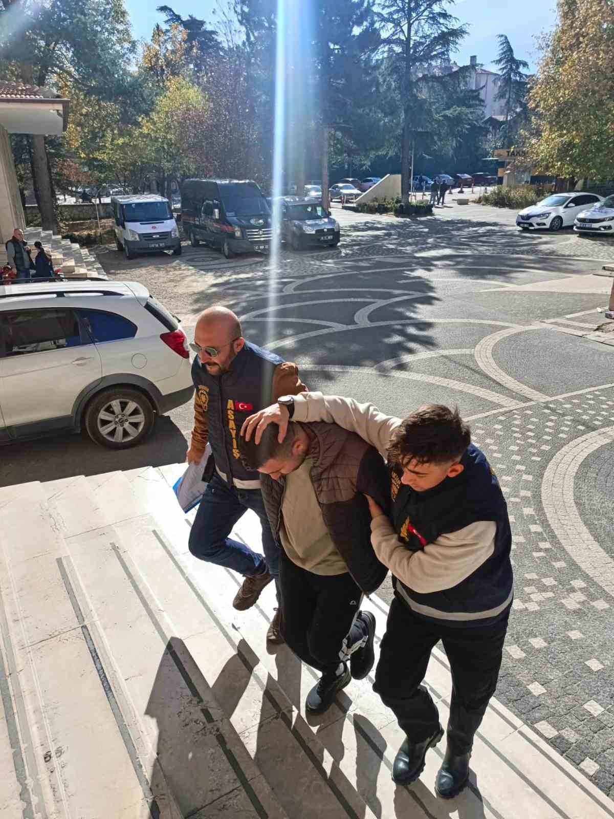 Akşehir’de gümrük kaçağı tütün mamülleri yakalandı