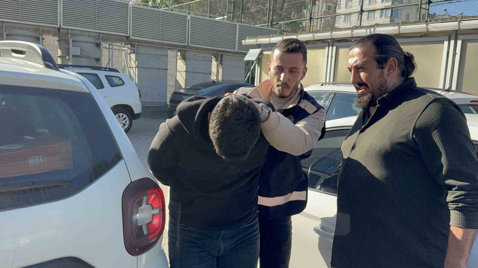 Çekici üzerindeki araçta ölümle sonuçlanan olayda 4 kişi adliyeye sevk edildi