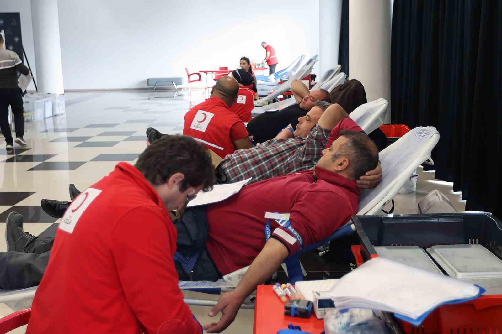 Muğla Büyükşehir, Kızılay’a kan bağışı desteğini Menteşe’de başlattı