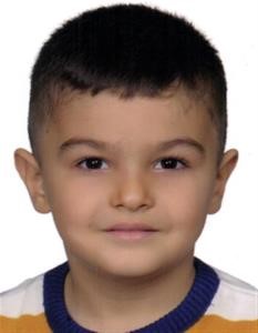 Bisikletli &ccedil;ocuğa &ccedil;arparak &ouml;l&uuml;m&uuml;ne sebep olan s&uuml;r&uuml;c&uuml; polise teslim oldu
