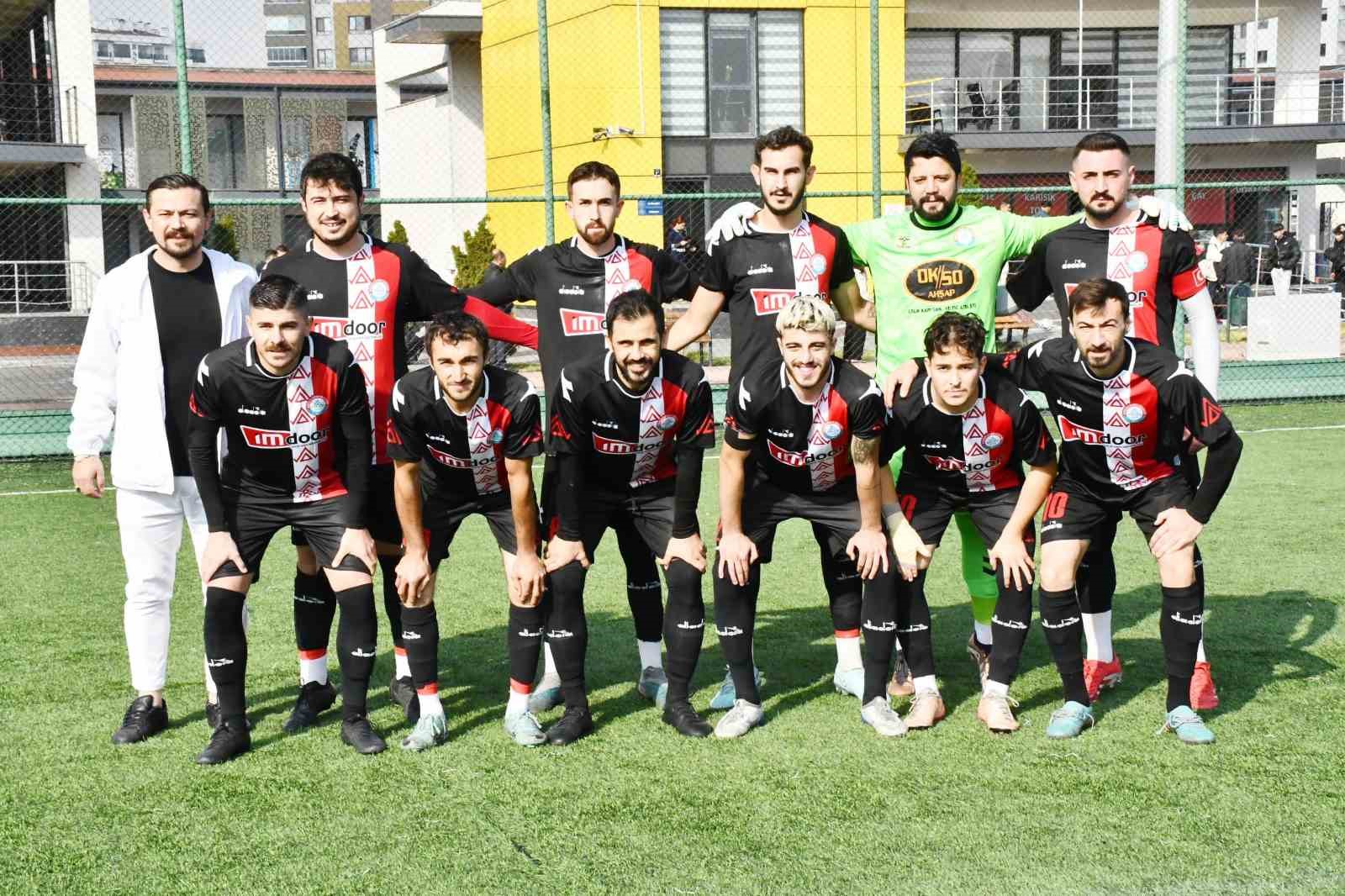Döğerspor liderliğe yükseldi