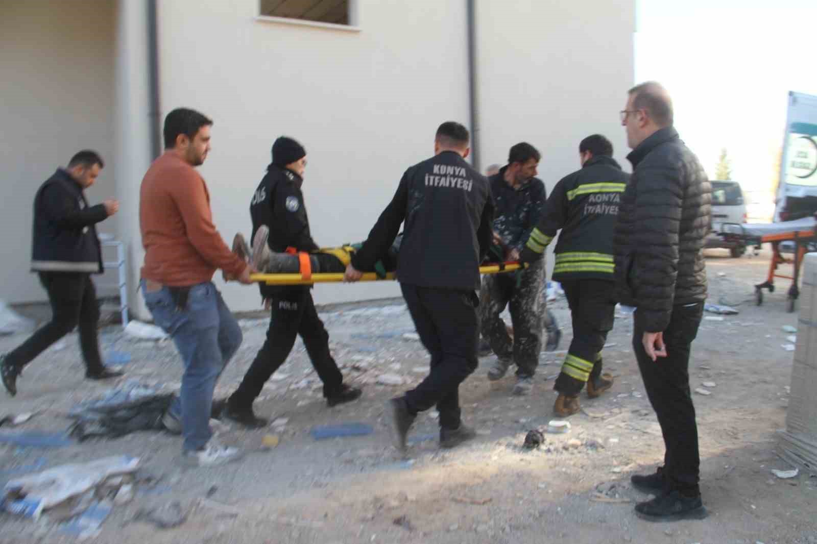 İnşaatta asans&ouml;r boşluğuna d&uuml;şen şahıs yaralandı
