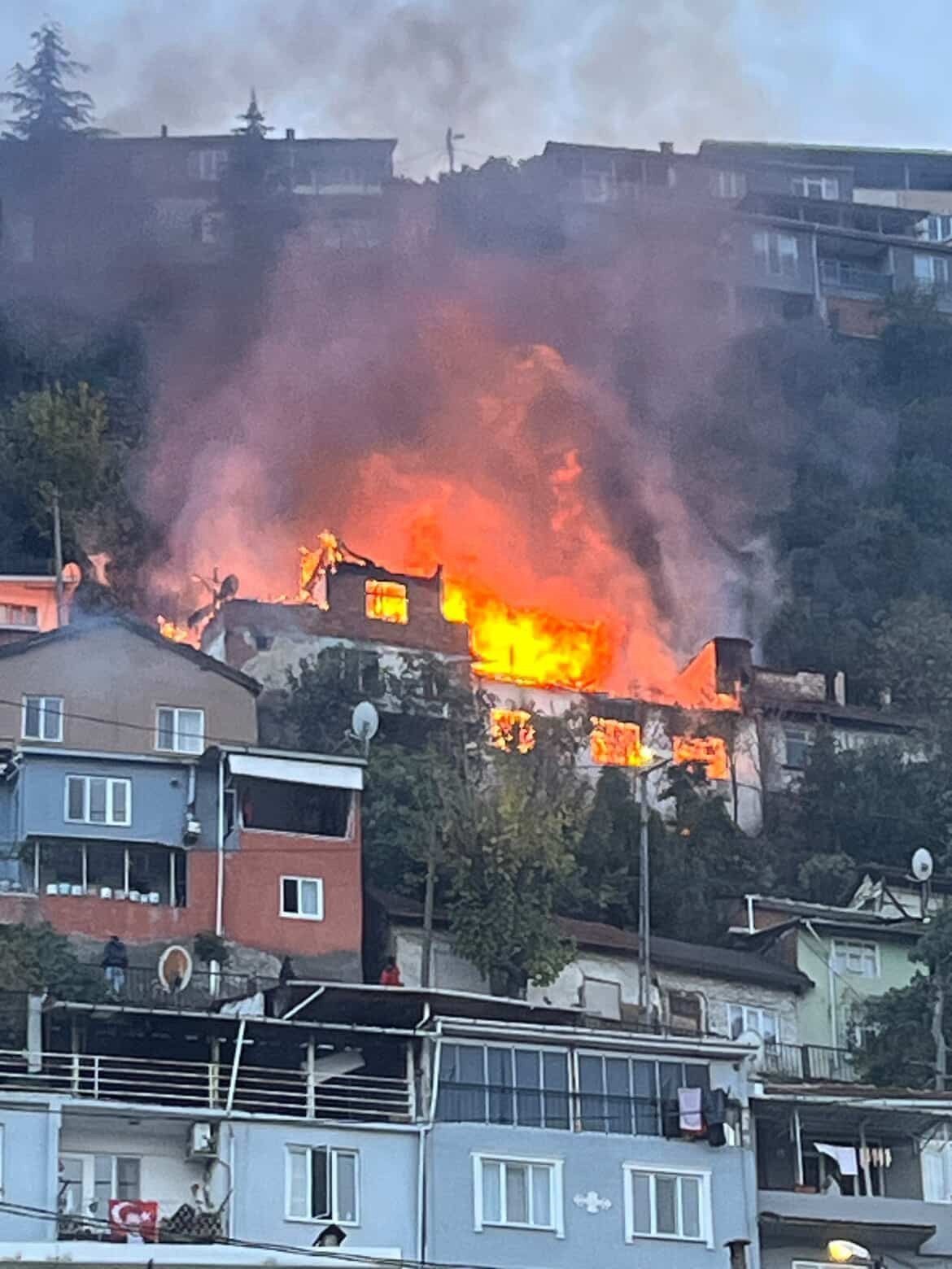 Bursa&rsquo;daki ev yangınında kaybolan yaşlı adamın cansız bedeni bulundu