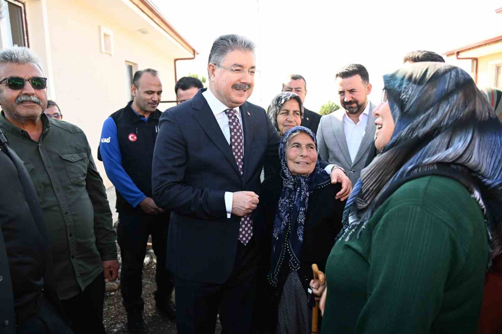 Osmaniye’de depremzedelere 12 yeni yuva: Anahtar teslimi yapıldı
