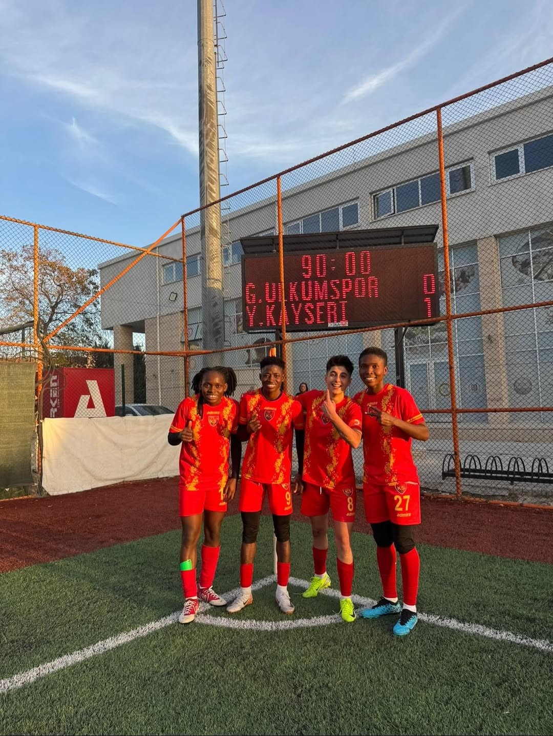 Auran Kayseri Kadın FK deplasmandan galibiyetle d&ouml;nd&uuml;
