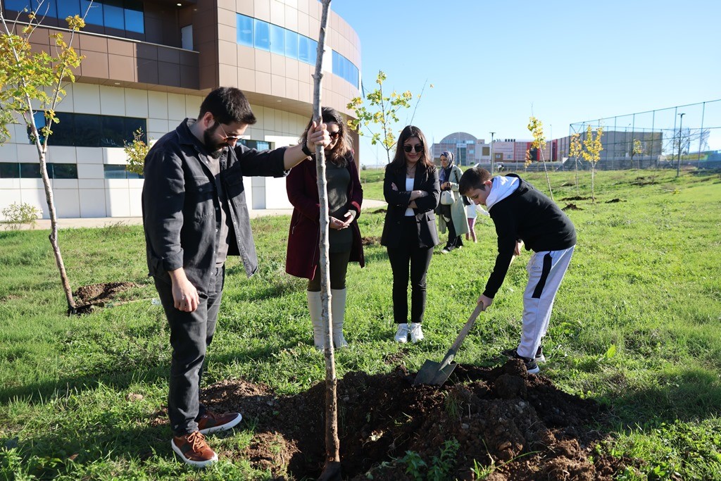 OMÜ’de Diyabet Günü etkinliğinde fidanlar toprakla buluştu