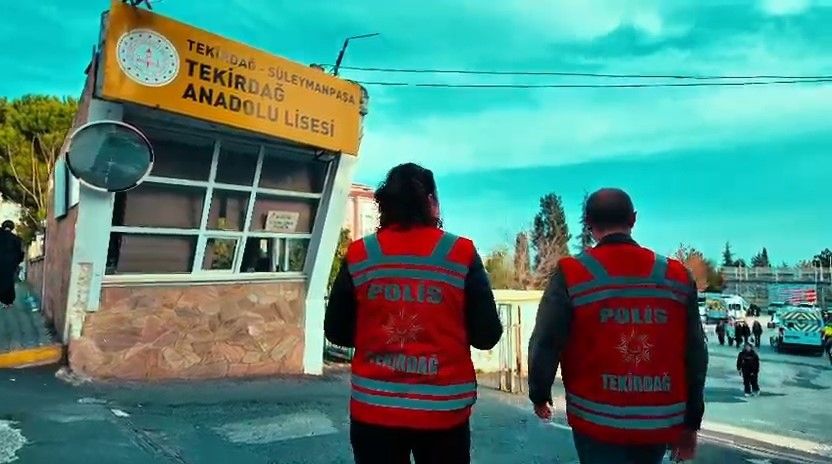 Tekirdağ&rsquo;da polis ekiplerinden okullarda geniş &ccedil;aplı denetim
